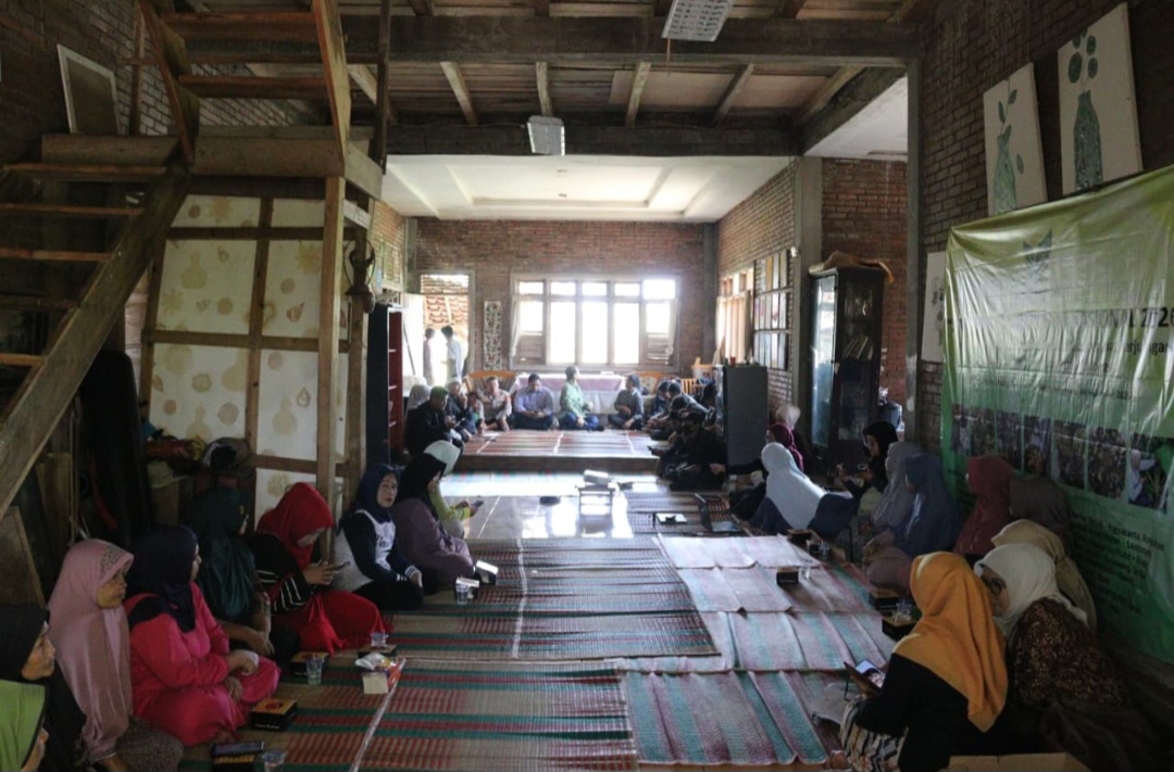 Seminar Publik Hari Tani Nasional 2026 di Pesantren Ekologi Ath-Thariq, Kecamatan Tarogong Kidul, Kabupaten Garut, Kamis (24/9/2026).