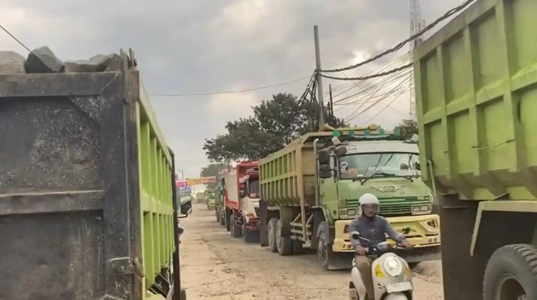 Pemprov Jabar Gelontorkan Rp142 Miliar untuk Pulihkan Jalan Rusak akibat Truk Tambang Bogor