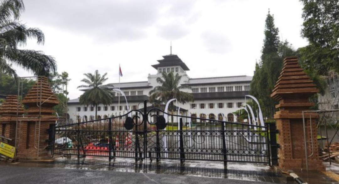 Area depan Gedung Sate, Kota Bandung.
