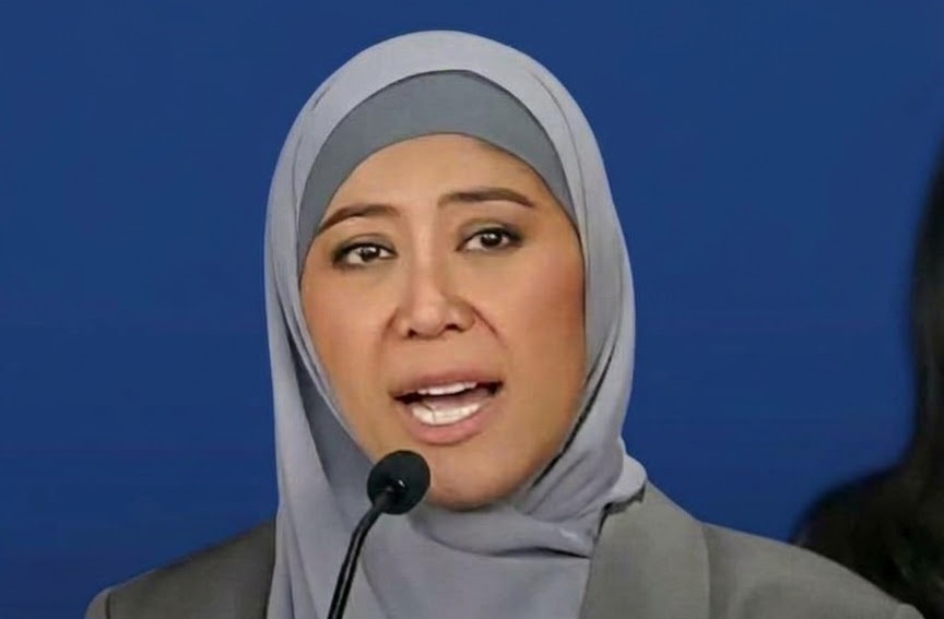 Menteri Komunikasi dan Digital (Menkomdigi) Meutya Hafid menyampaikan pembaruan evaluasi enam bulan implementasi PP Tunas di Kantor Kemkomdigi, Jakarta Pusat, Rabu (7/10/2026).