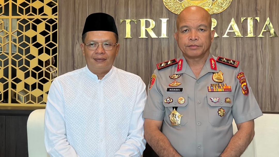 Ketua Umum Santri Pasundan H. Aceng Natsir, dengan Kapolda Jabar Irjen Pol. Hengki.